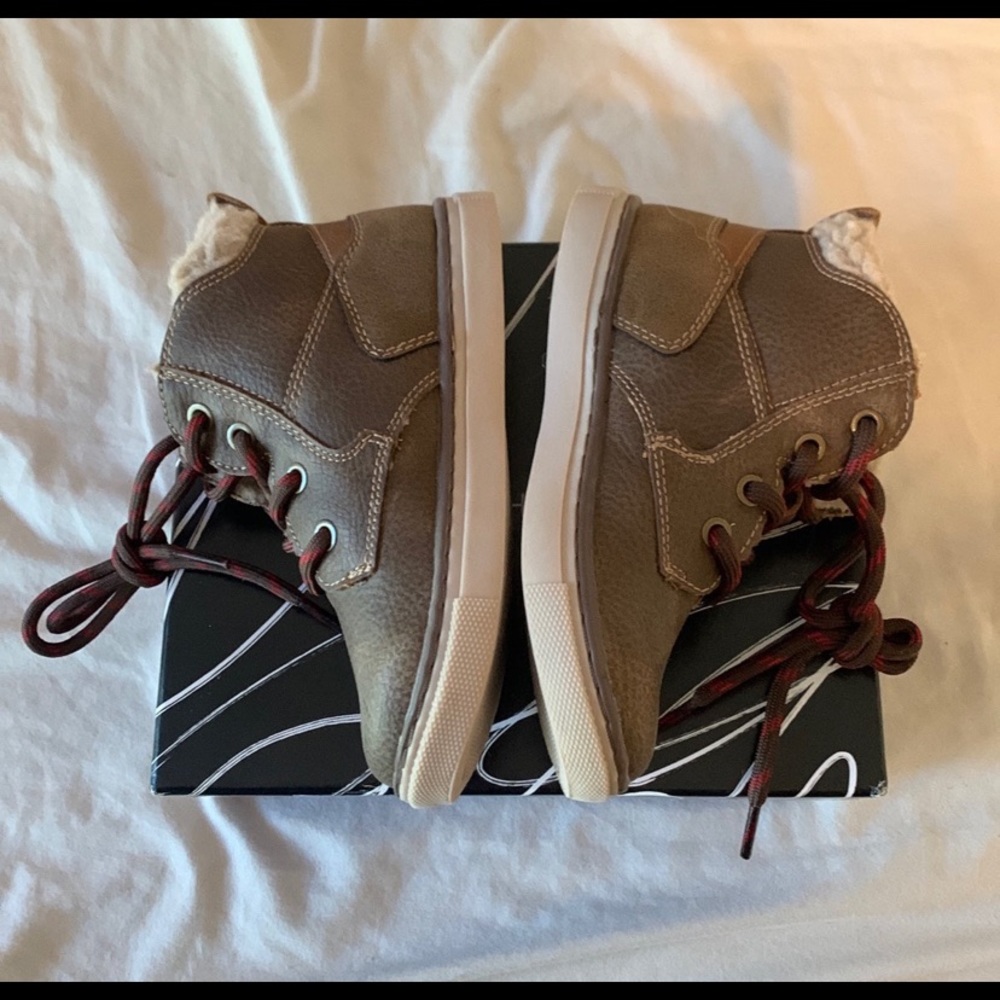 Boys Boots NWT
